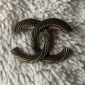 Classic CC brooch